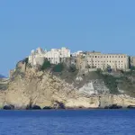 Covid, Ordinanza Campania: navi e aliscafi per Ischia e Procida tornano al 100% dei passeggeri